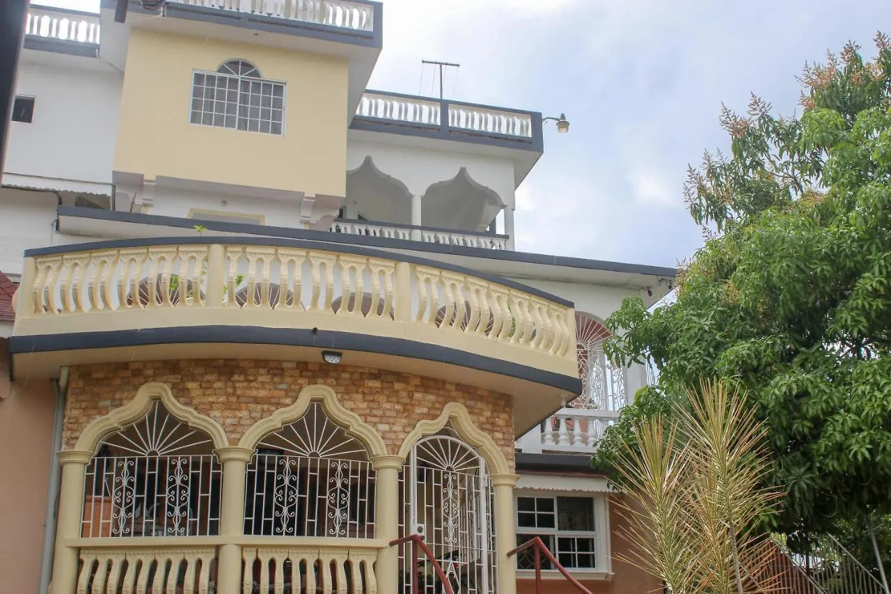 Van Villa Guesthouse Negril Jamaica